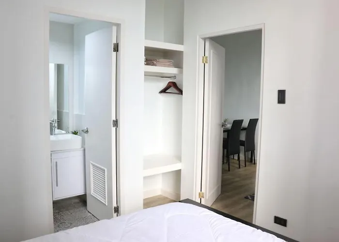 Julias Attractive And Cozy Penthouse Golf View Apartment Manila